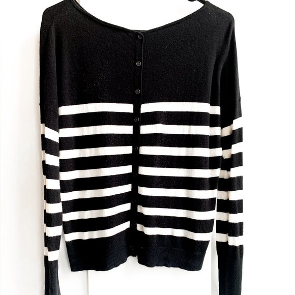 LOFT long sleeve stripe top button detail in back - Picture 3 of 4